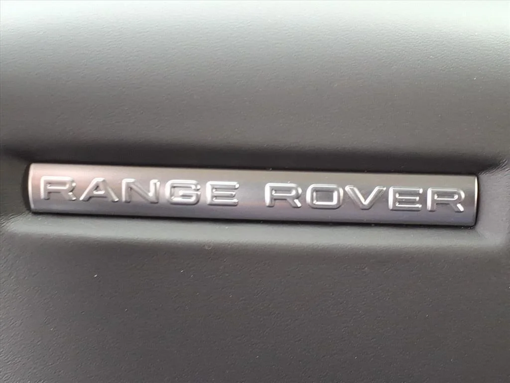 New 2025 Fuji White LAND ROVER SE image 20