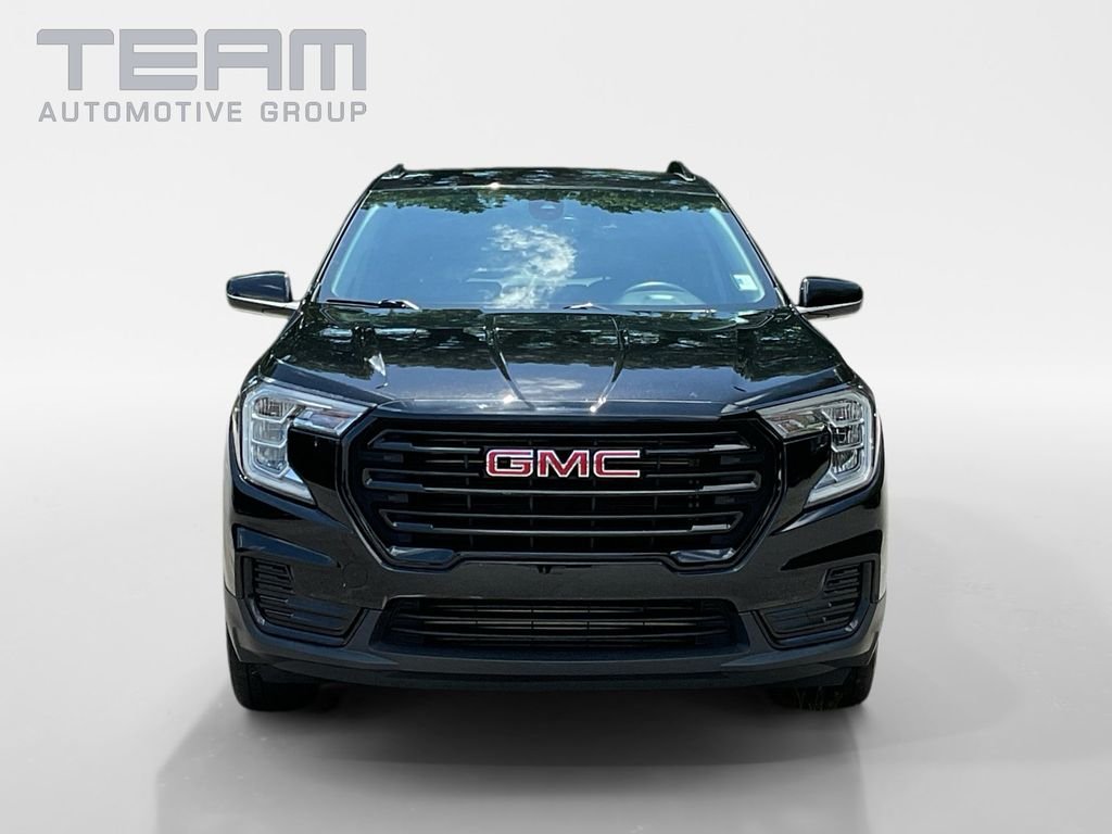 Used 2022 Black GMC SLE image 2