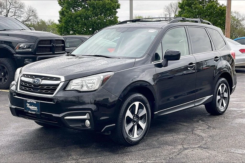 Used 2017 Black Subaru 2.5i Limited image 14