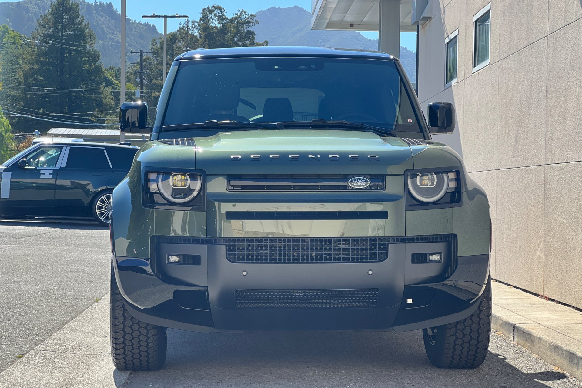 New 2026 Woolstone Green Land Rover X-Dynamic SE image 10
