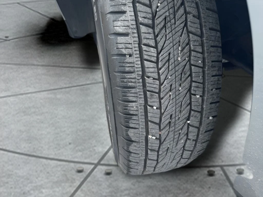 Used 2025 Silver GMC Denali image 34