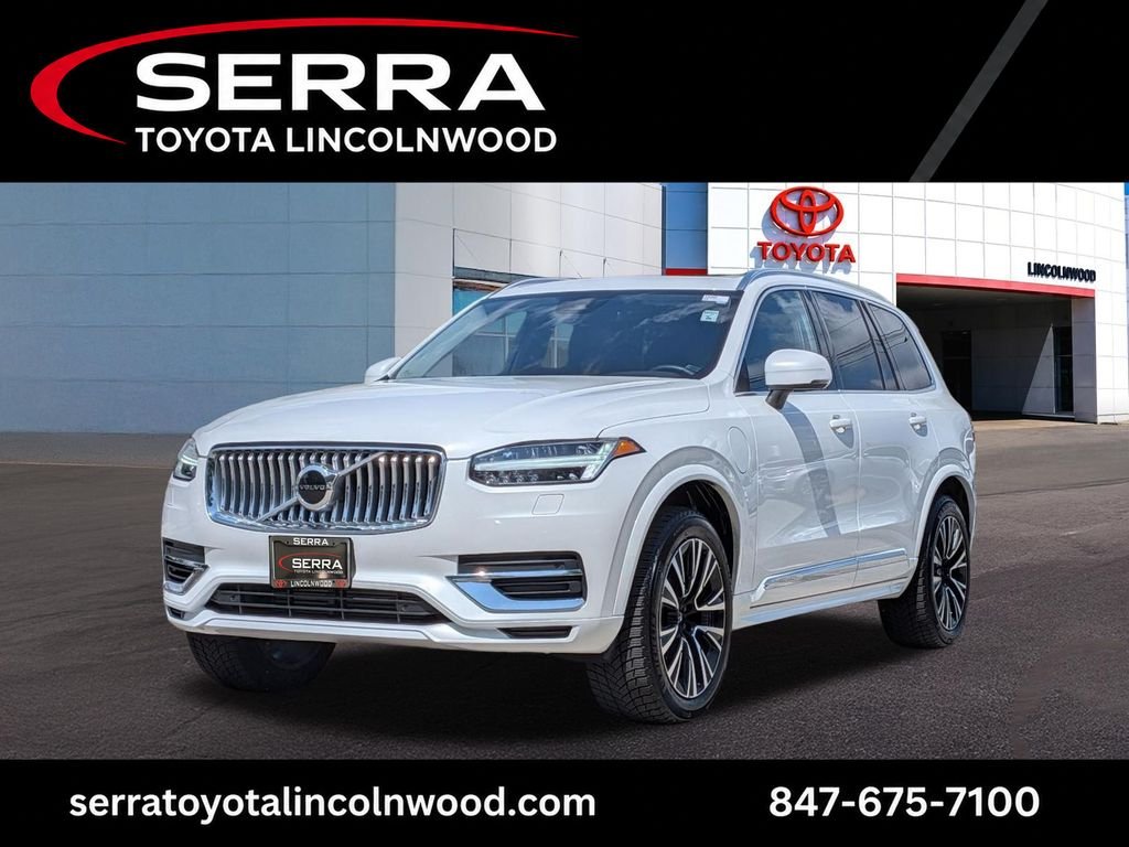 Used 2023  Volvo T8 Core Bright Theme image 1