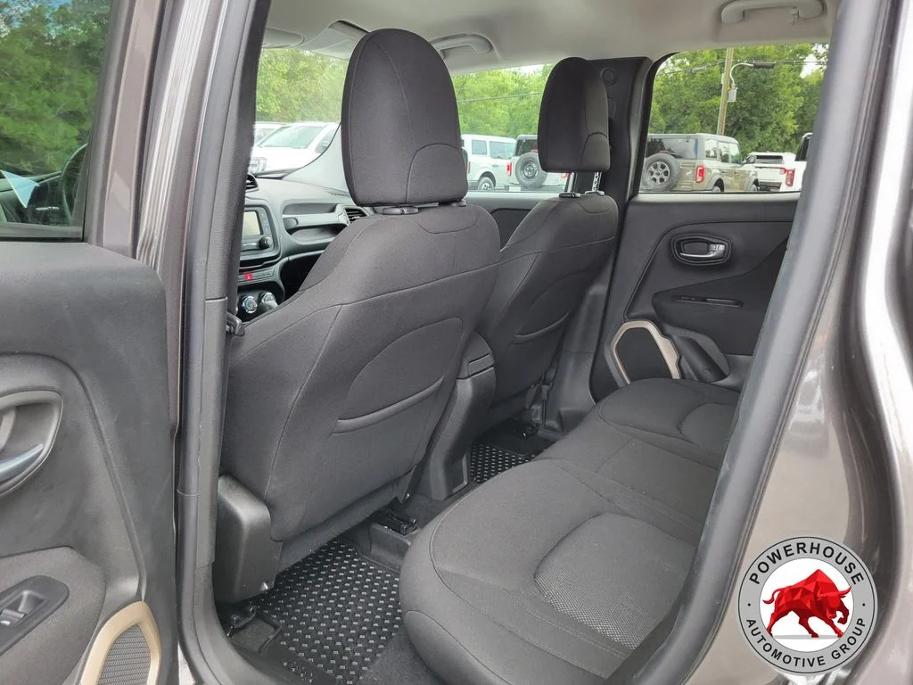 Used 2017 Gray Jeep Latitude image 16