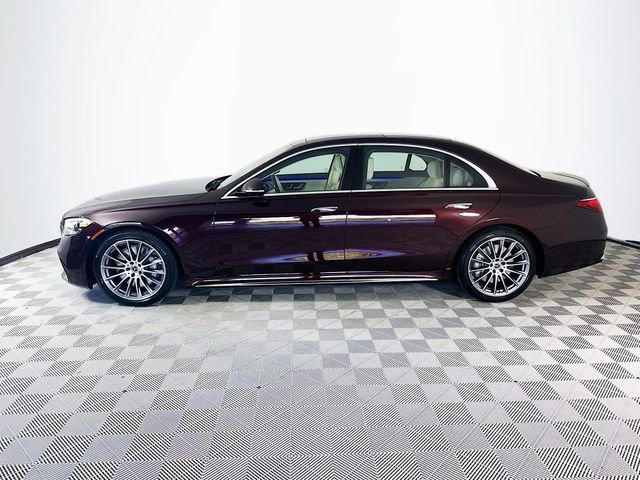 New 2026 MANUFAKTUR Rubellite Red Metallic Mercedes-Benz S 580 image 36