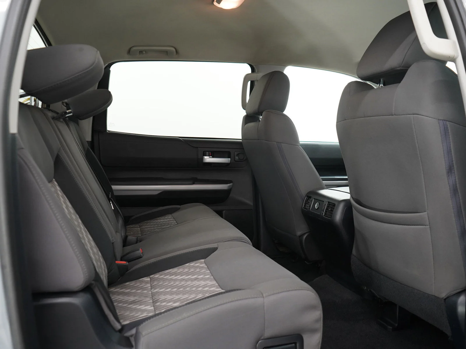 Used 2018 Cement Toyota SR5 image 14