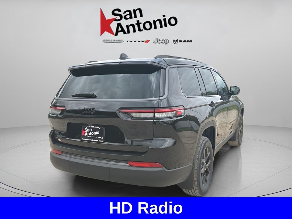 New 2026 Diamond Black Crystal Pearl-Coat Exterior Paint Jeep Altitude image 9