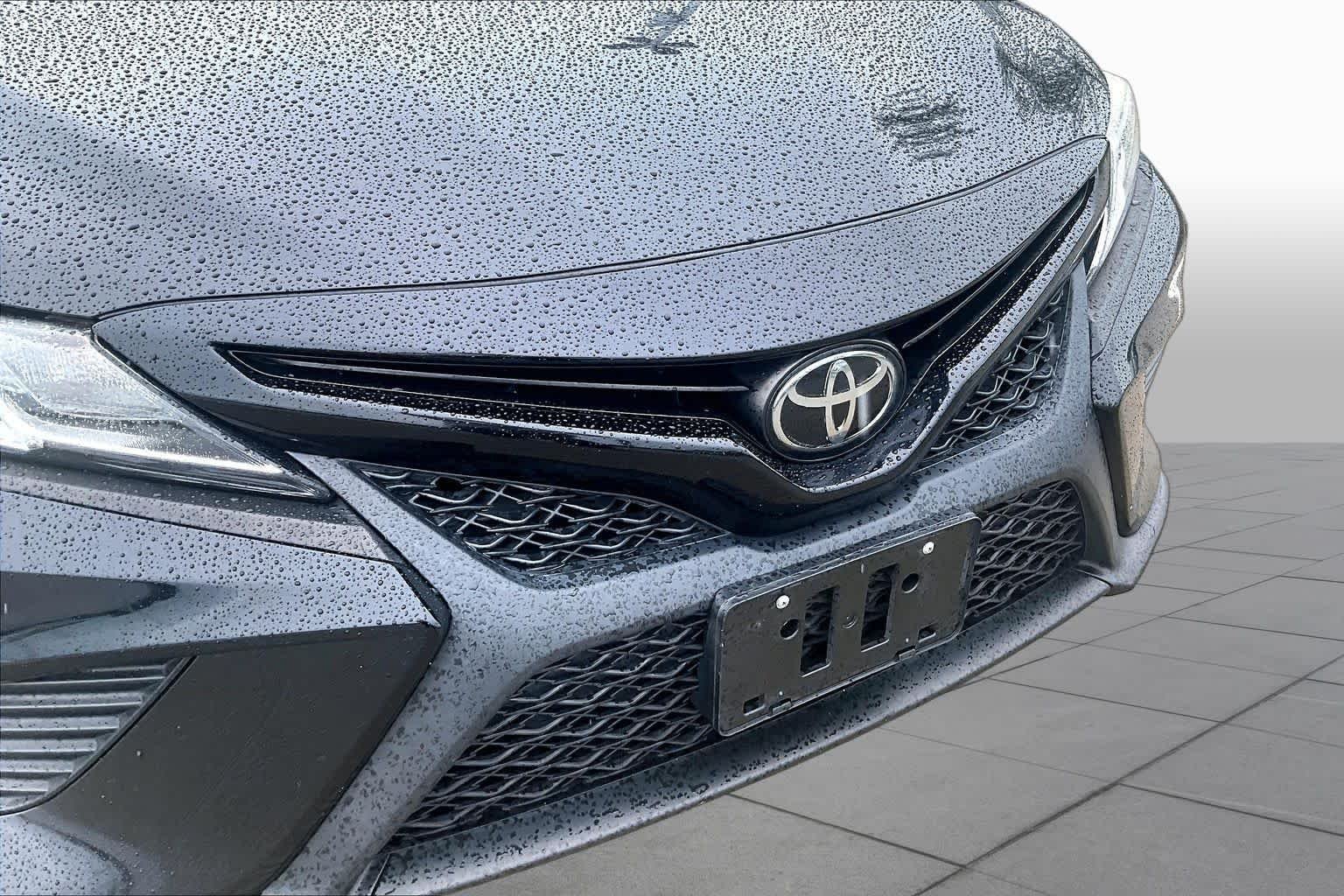 Used 2020 Midnight Black Metallic Toyota SE image 28