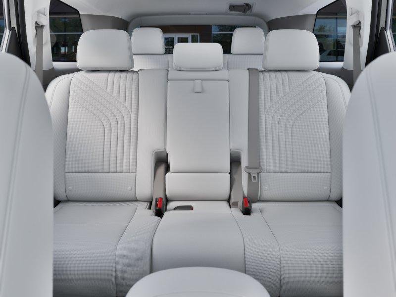 New 2027 Shimmering Silver Hyundai SEL Premium image 12