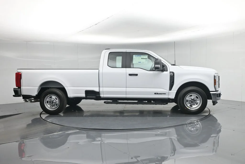 New 2026 Oxford White Ford XL image 24
