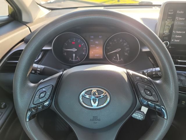 Used 2020 White Toyota LE image 23