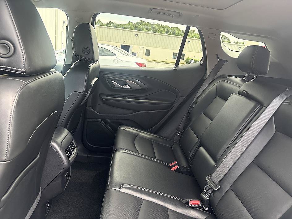 Used 2024 Downpour Metallic GMC SLT image 19