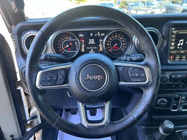 Used 2022 Beige Jeep Unlimited Sahara image 22