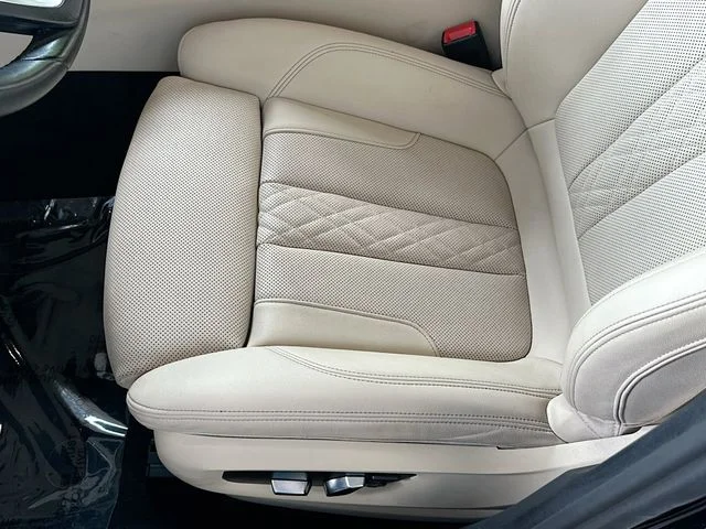 Used 2023 Black BMW 530i image 18