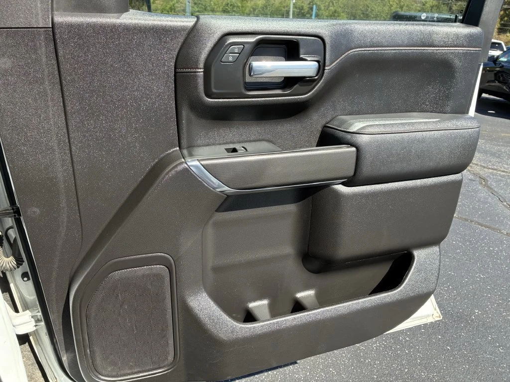 Used 2021 SUMMIT WHITE GMC AT4 image 22