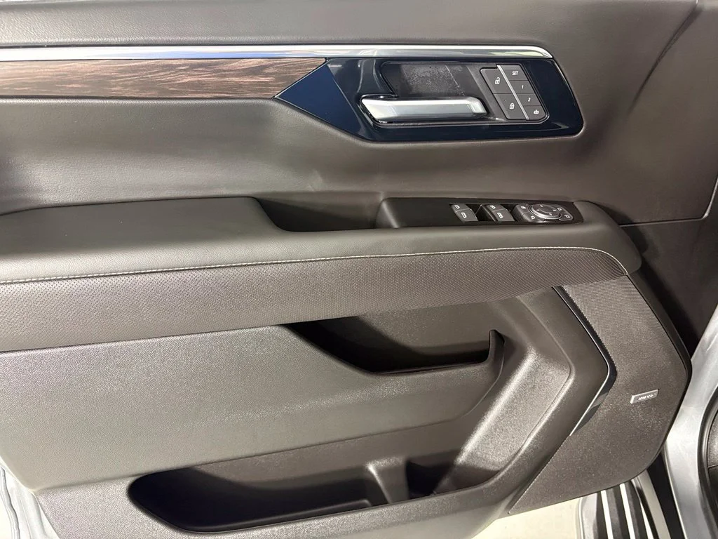 2027 Chevrolet Tahoe Premier - Photo 17