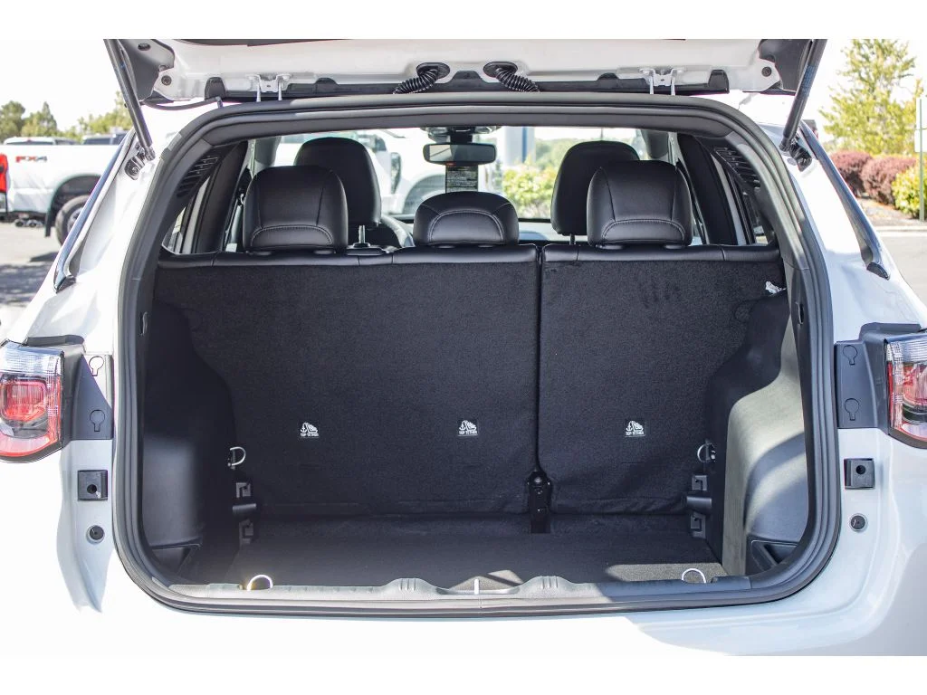 New 2026 Bright White Clearcoat Jeep Latitude image 12