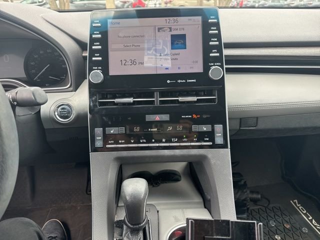 Used 2019 Gray Toyota XLE image 3