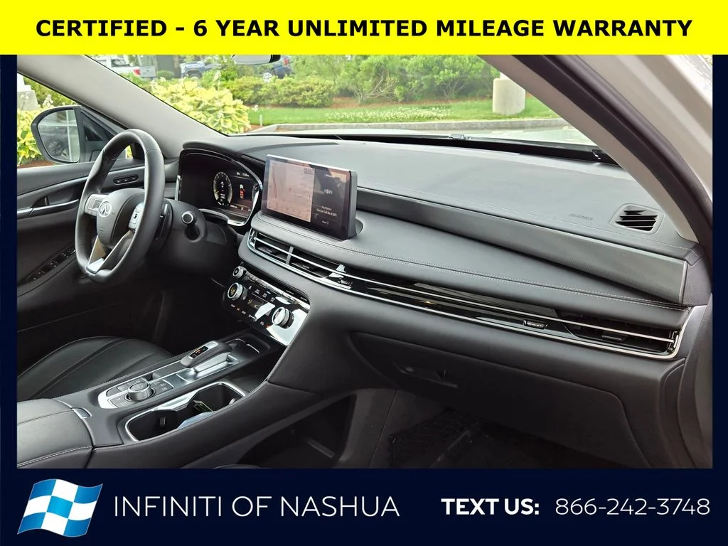 Certified Used 2023 White INFINITI LUXE image 19