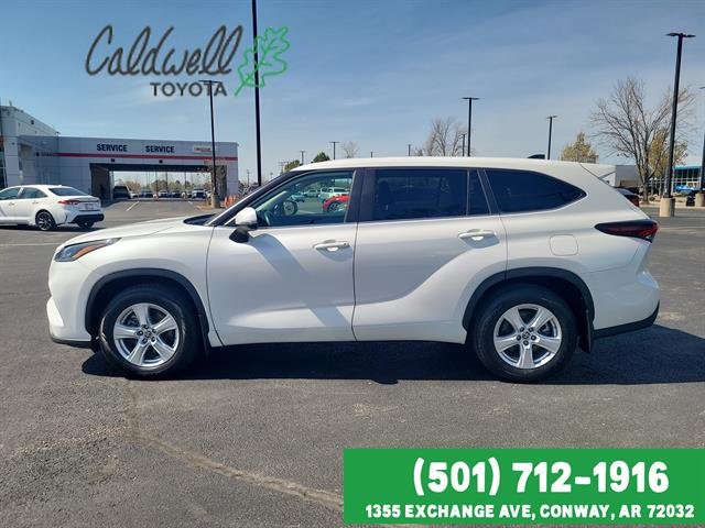 2024 Toyota Highlander LE - Photo 8