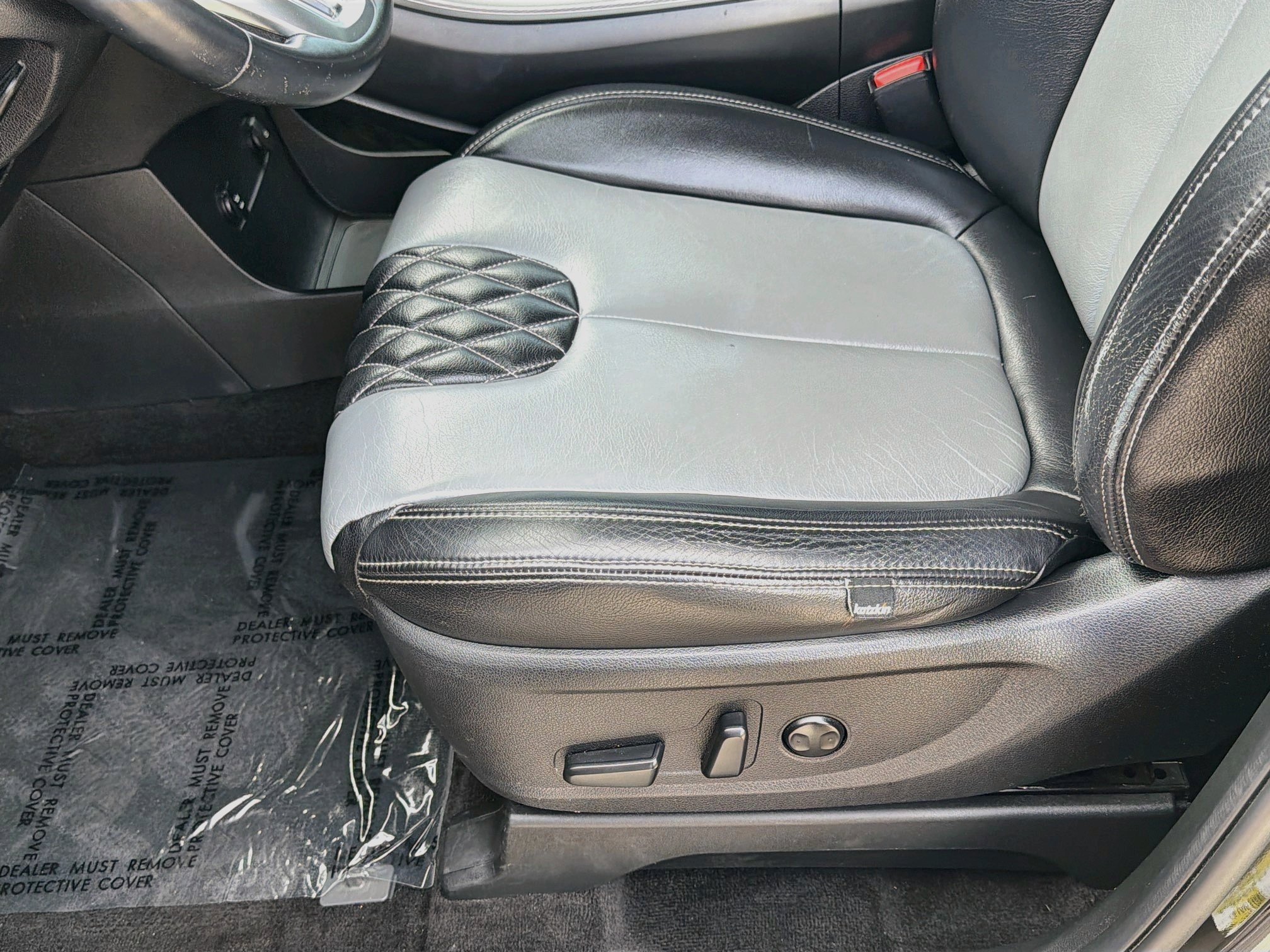 Used 2022 Abyss Black Pearl Hyundai SEL image 15