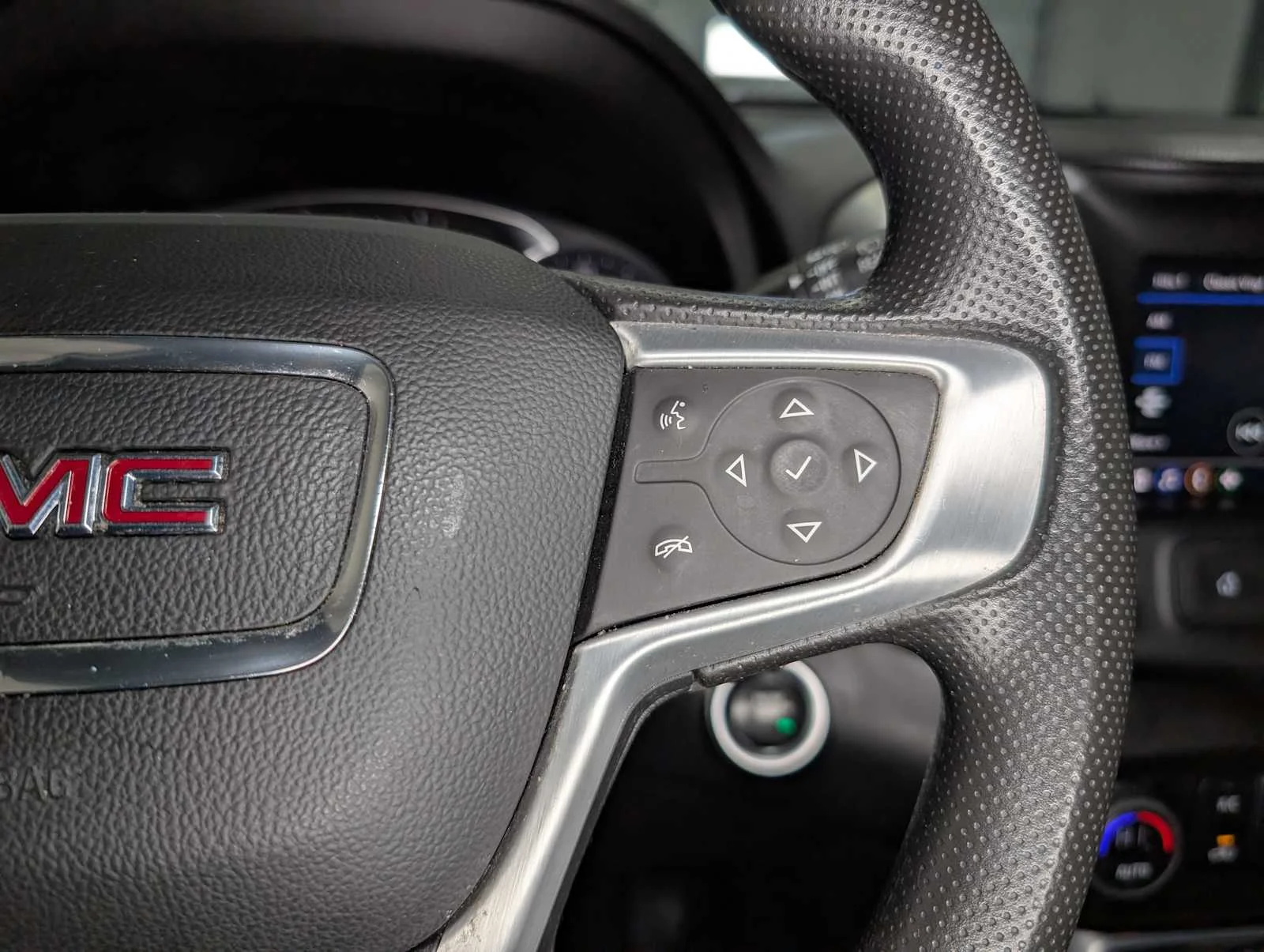 Used 2022 Ebony Twilight Metallic GMC SLE image 36
