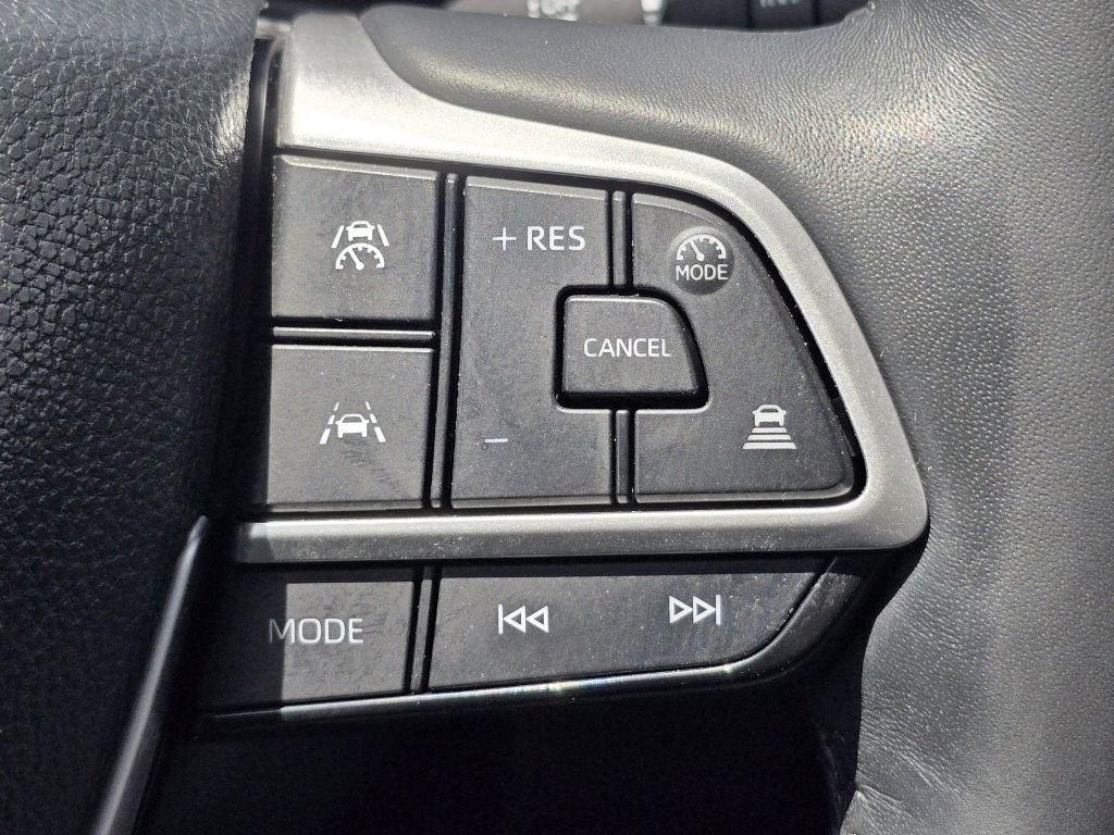 Used 2024 Wind Chill Pearl Toyota XLE image 12
