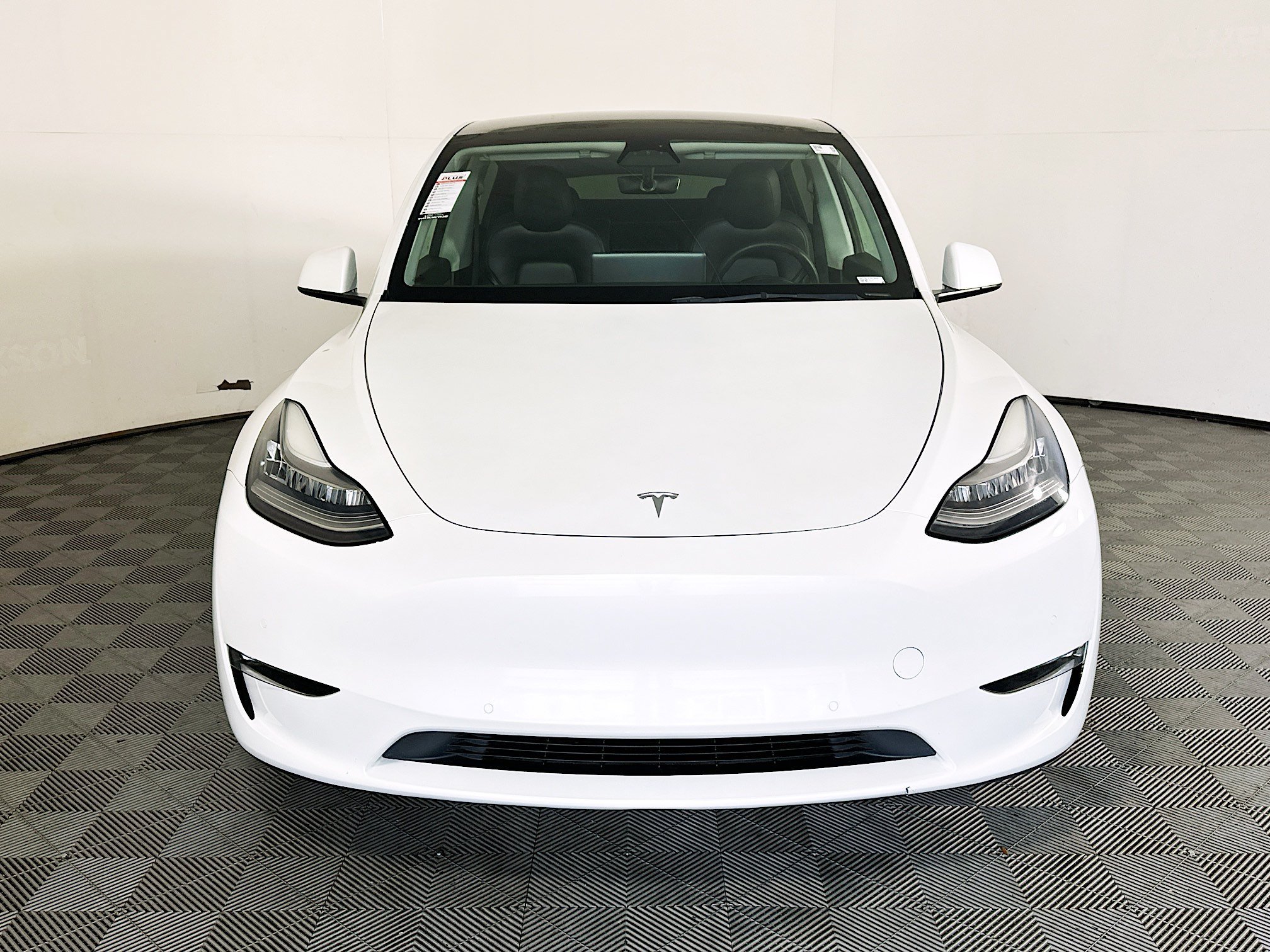 Used 2021 White Tesla Standard Range image 8