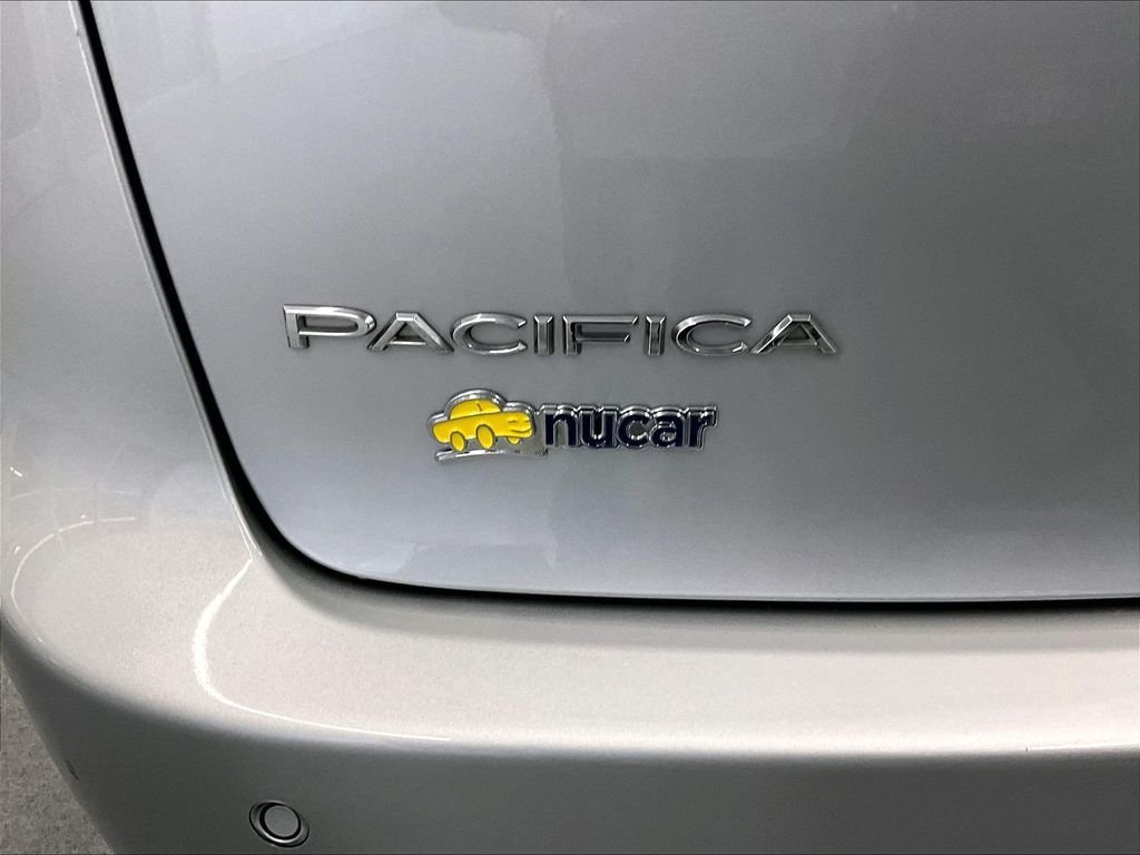 Used 2023 Silver Chrysler Touring L image 28