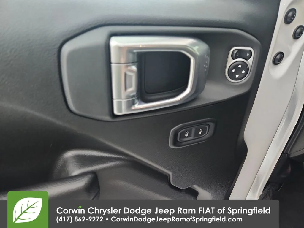 Certified Used 2025 White Jeep Rubicon image 21