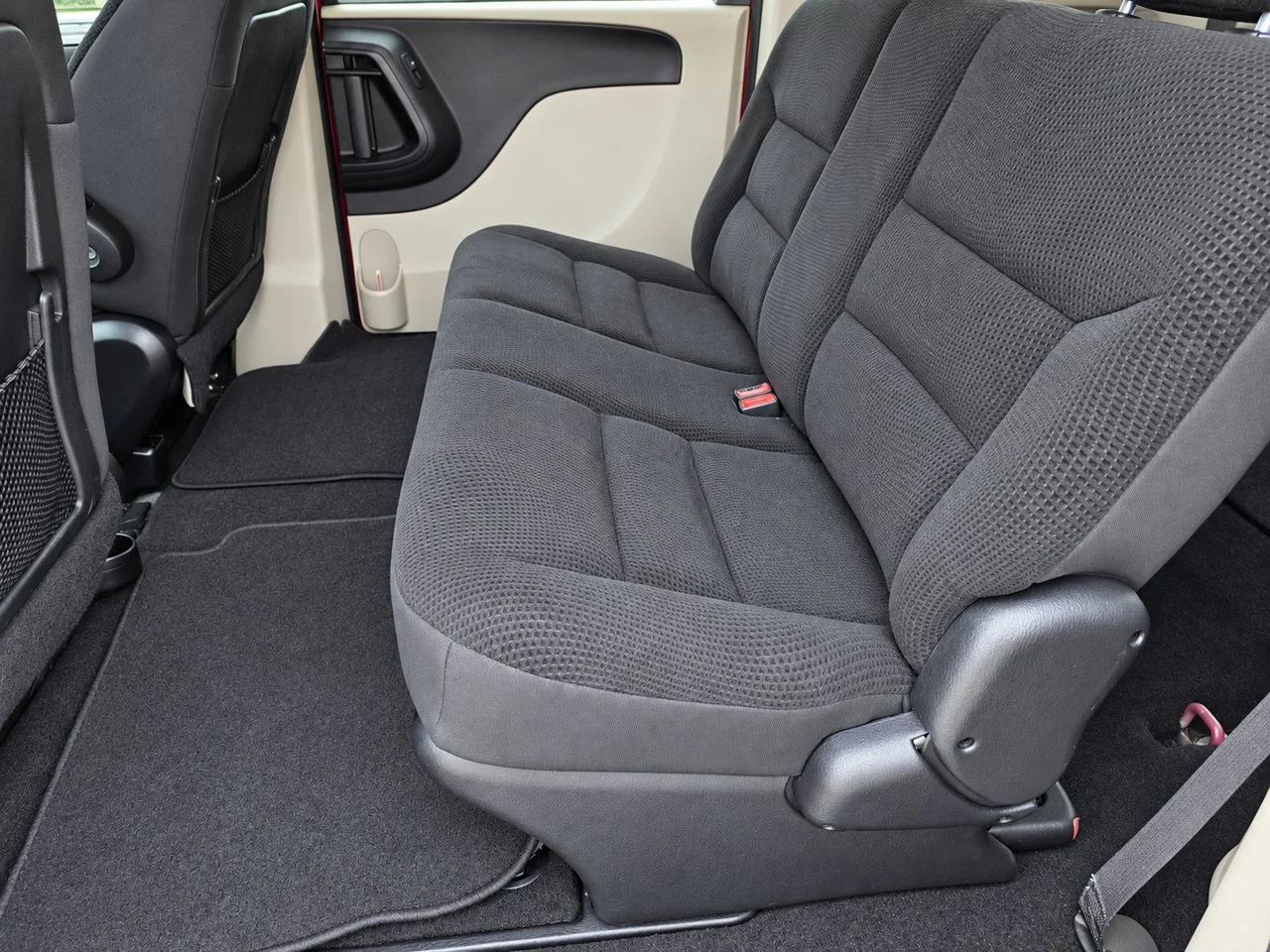Used 2019 Octane Red Pearlcoat Dodge SE image 21