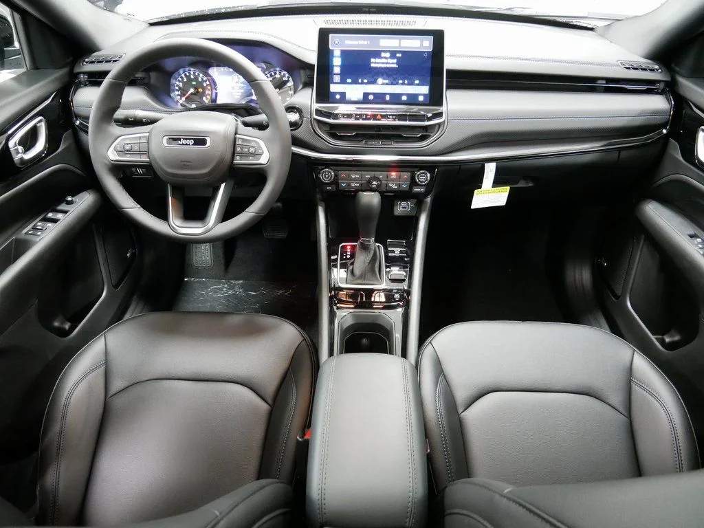 2025 Jeep Compass Limited - Photo 9
