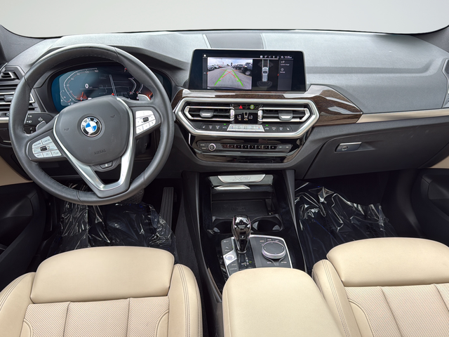 Used 2023 Gray BMW xDrive30i image 9