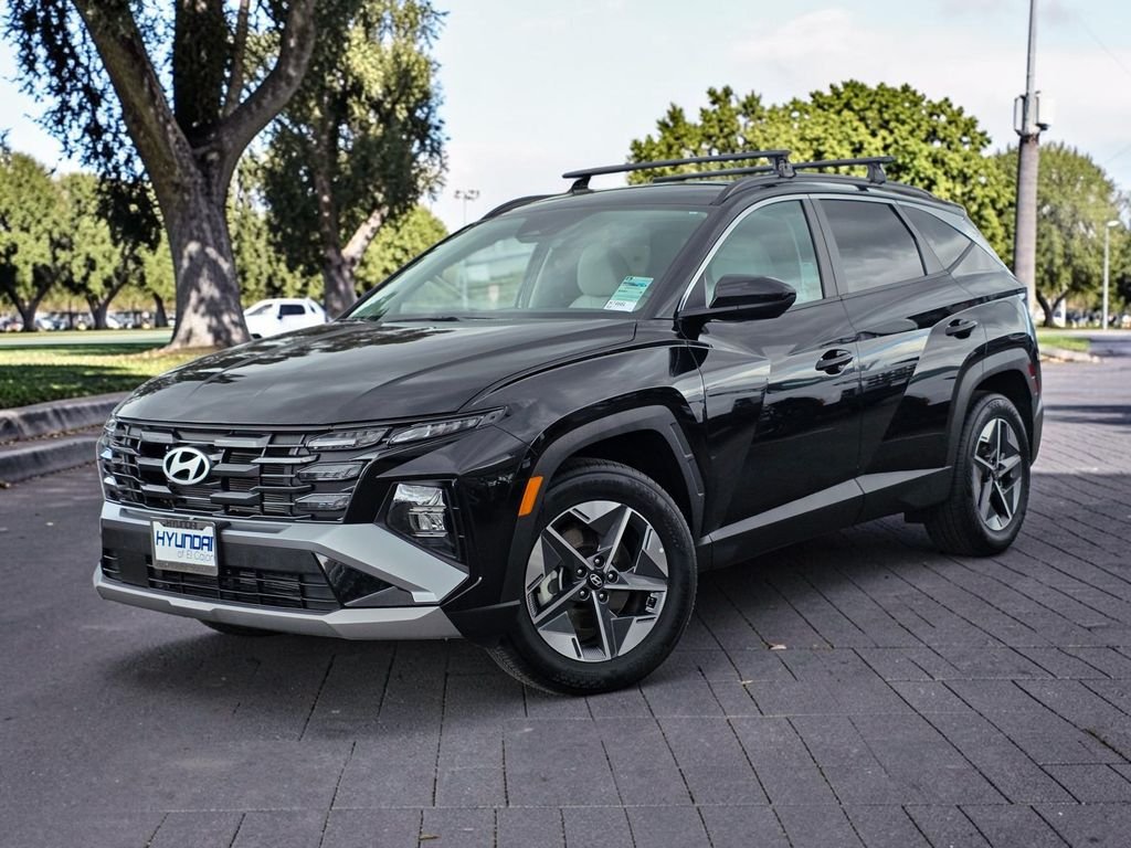 Certified Used 2025 Black Hyundai SEL image 2