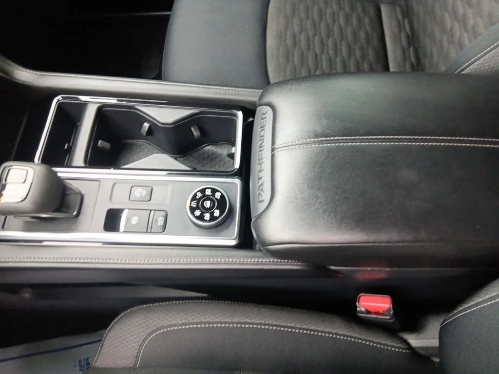 Used 2024 Pearl White Tricoat Nissan SV image 18