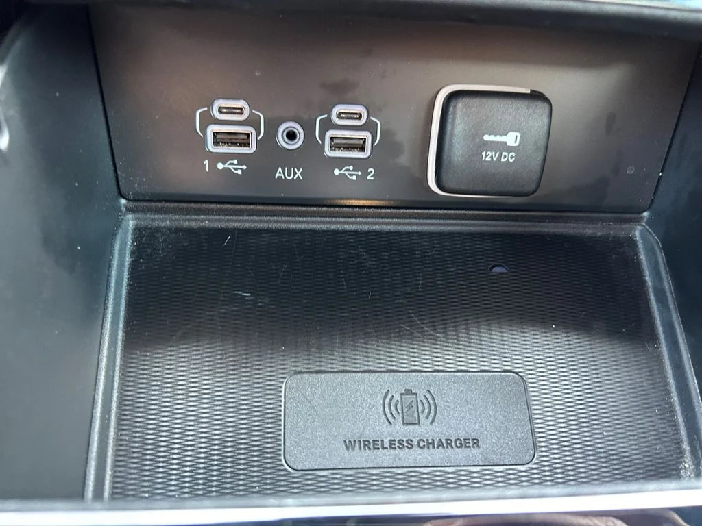 Used 2023 Black Jeep Altitude image 30
