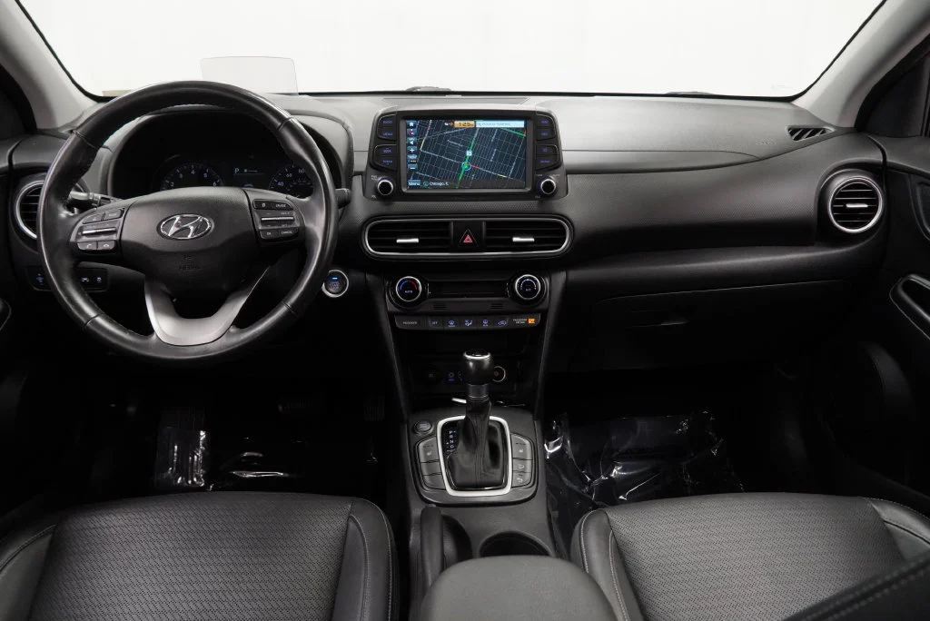 Used 2019 Red Hyundai Ultimate image 3