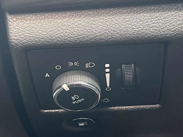 Used 2020 White Jeep Altitude image 34