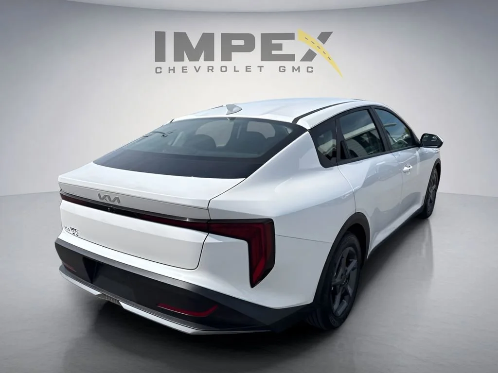 Used 2025 White Kia LXS image 5