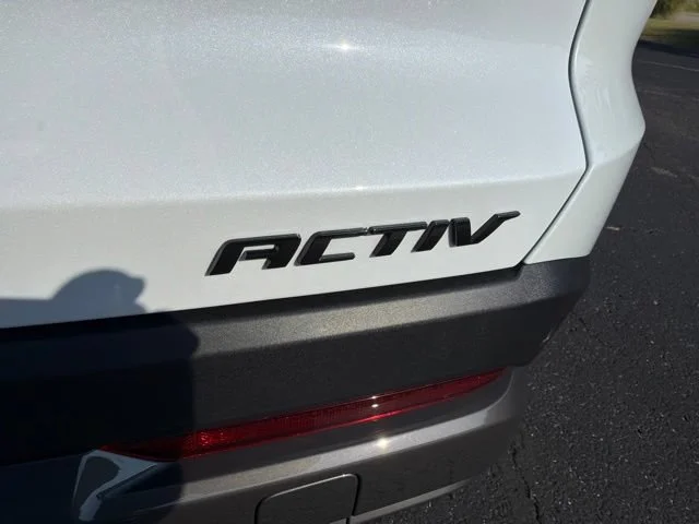 New 2027 Polar White Tricoat Chevrolet ACTIV image 19