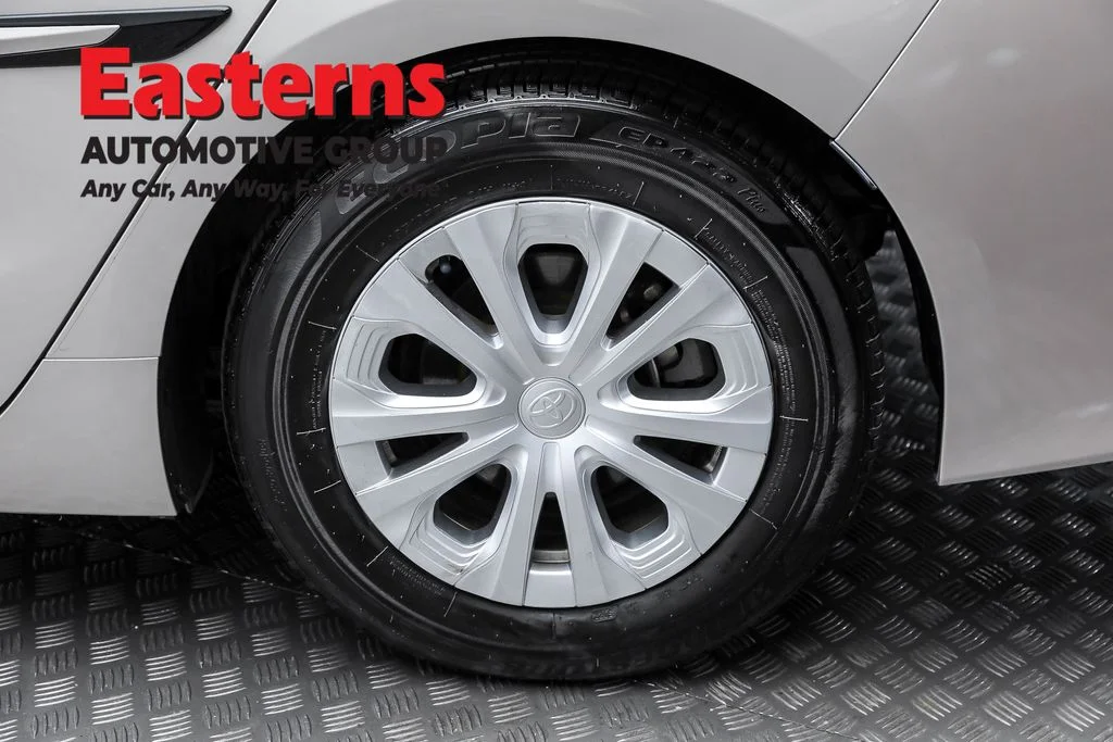 Used 2020 Gray Toyota XLE image 8