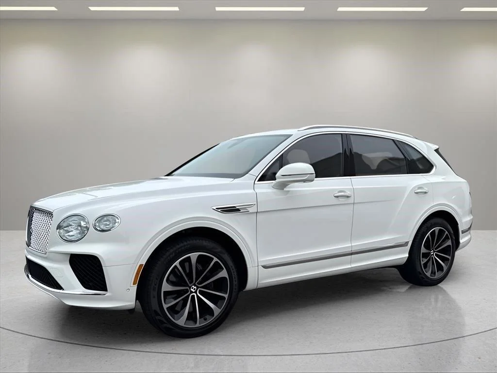 Used 2023 Glacier White Bentley V8 image 1