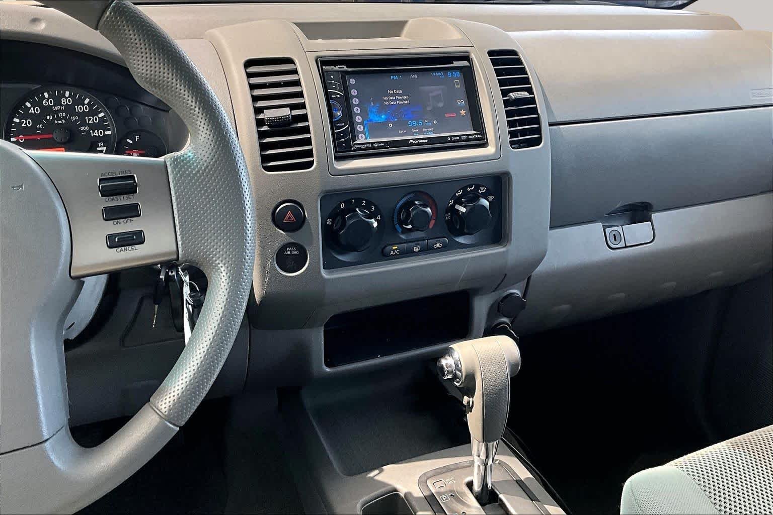 Used 2007 Storm Gray Nissan SE image 6