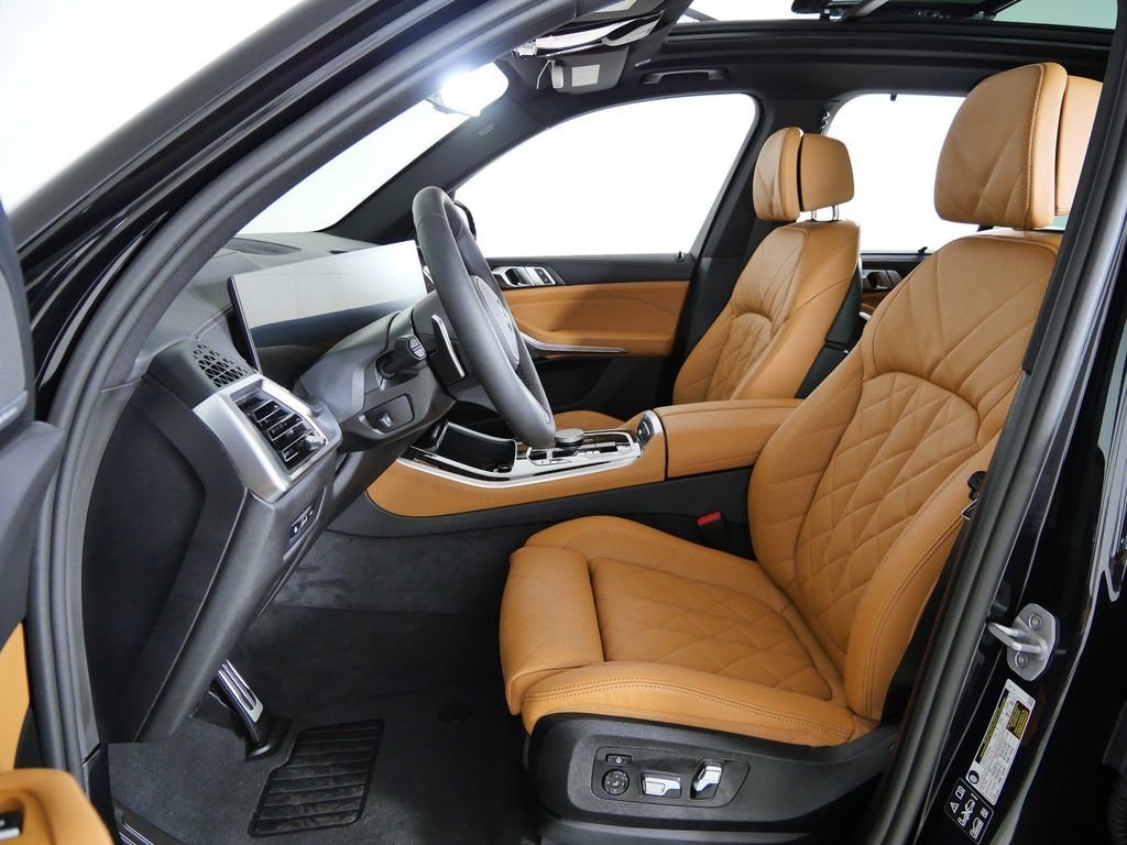 New 2026 Black Sapphire Metallic BMW xDrive40i image 32