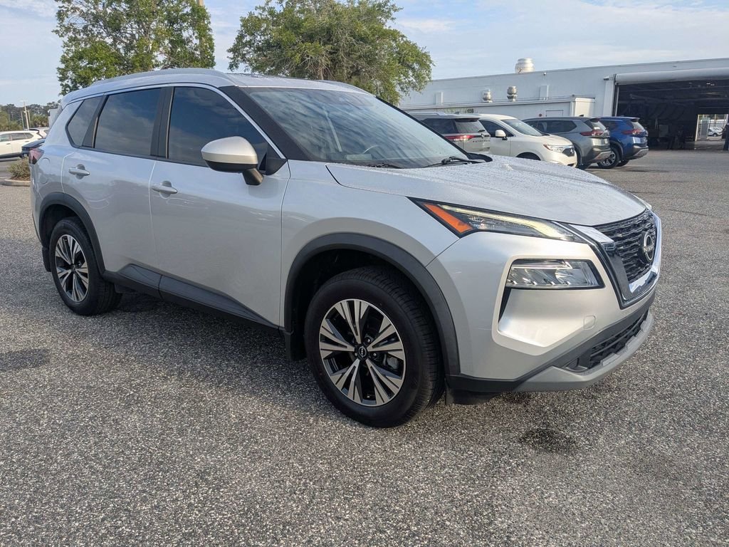 Used 2023 Silver Nissan SV image 2