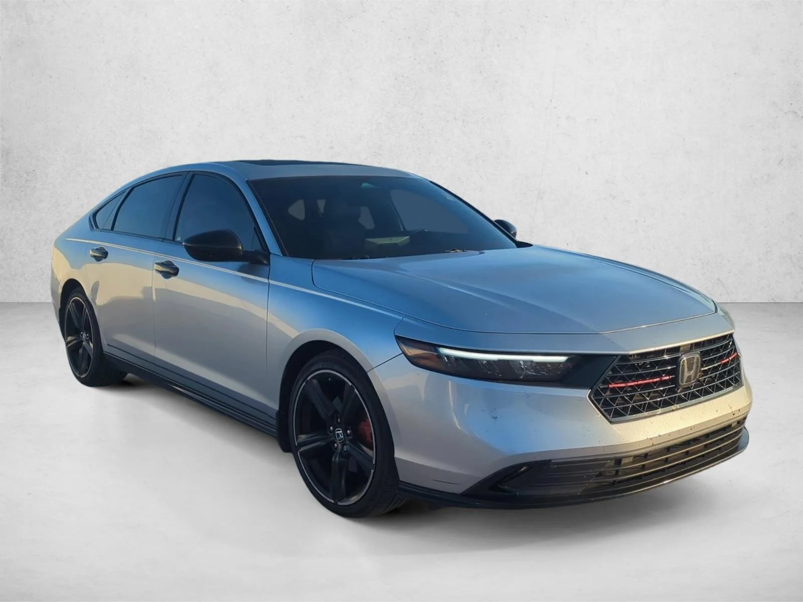 Used 2025 Solar Silver Metallic Honda Sport-L image 3