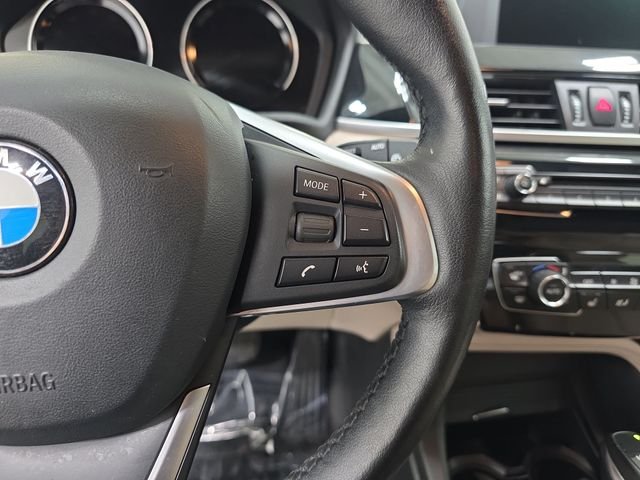 Used 2018 White BMW xDrive28i image 18