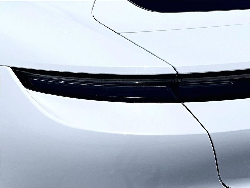 Used 2023 White Porsche  image 21