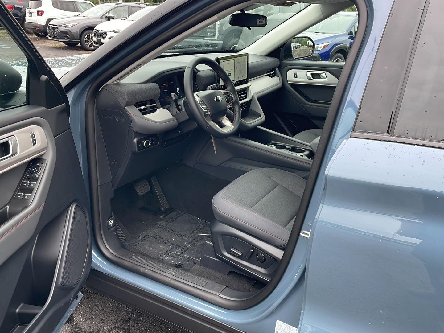 New 2026 Vapor Blue Metallic Ford Active image 10