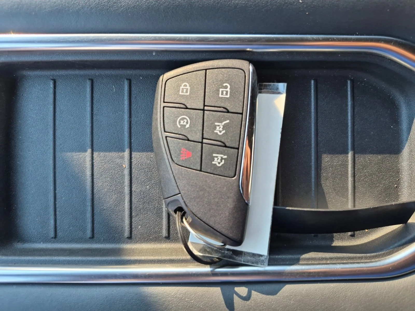 Used 2023 White Frost Tricoat GMC Denali image 33