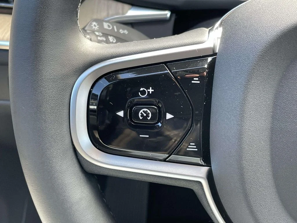 New 2026 Aurora Silver Volvo Plus image 10